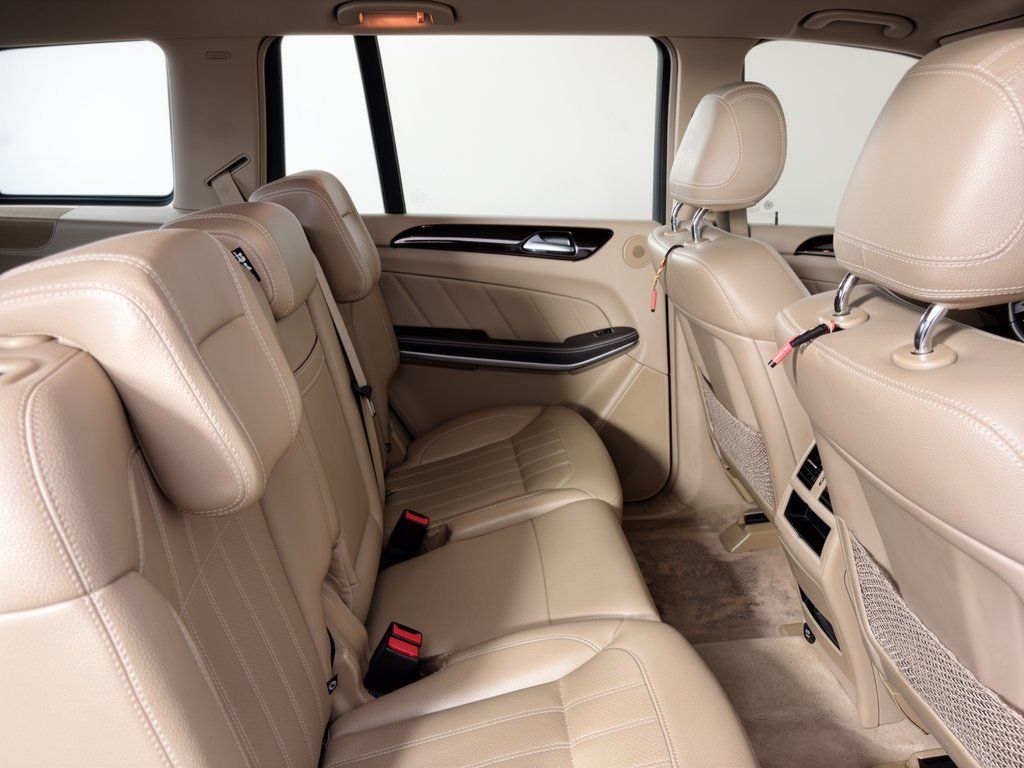 Used 2014 Mercedes-Benz GL 450 4MATIC image 29