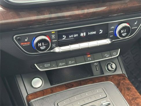 Used 2020 Audi Q5 2.0T Premium w/ Convenience Package image 31