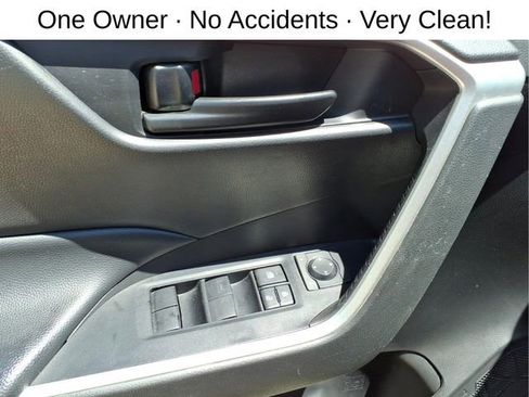 Used 2023 Toyota RAV4 LE AWD/4WD image 11