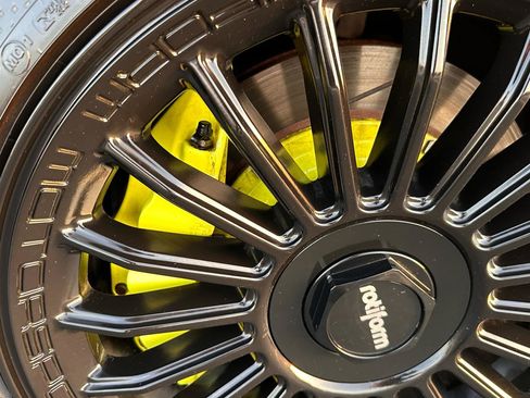 Used 2019 Volkswagen Golf R 4-Door image 23