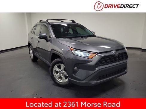 Used 2021 Toyota RAV4 XLE w/ Convenience Package FWD image 1