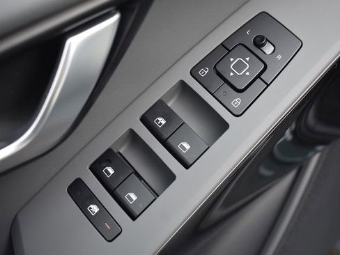 New 2026 Kia Niro EX image 20