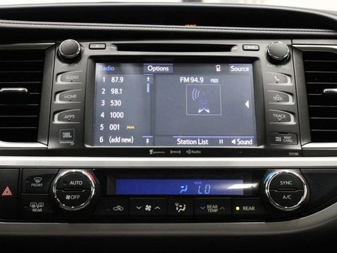 Used 2017 Toyota Highlander Limited Platinum image 25