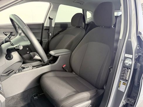 Used 2025 Hyundai Kona SEL image 11