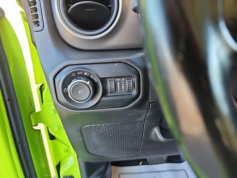 Used 2021 Jeep Wrangler Unlimited Sport image 32