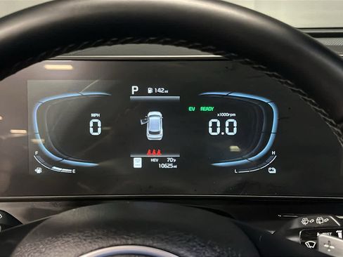 Used 2025 Kia Sportage X-Line AWD/4WD image 13