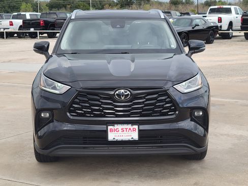 Used 2023 Toyota Highlander Limited image 9