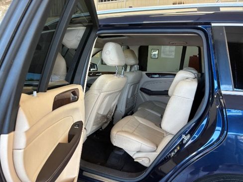 Used 2017 Mercedes-Benz GLS 450 4MATIC image 28