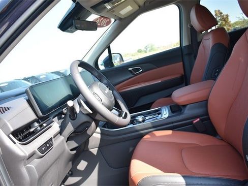 New 2026 Kia Carnival EX image 24