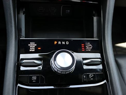 Used 2023 Jeep Grand Cherokee Overland w/ Luxury Tech Group IV AWD/4WD image 28