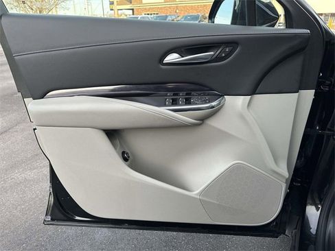 Certified 2023 Cadillac XT4 Luxury w/ Cold Weather Package image 16