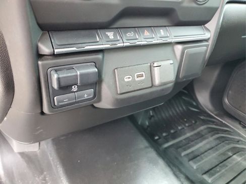 Used 2023 GMC Sierra 3500 Pro w/ Convenience Package image 17