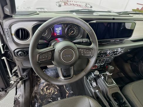 Used 2024 Jeep Wrangler Sport AWD/4WD image 4