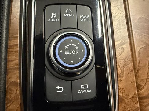 Used 2021 Nissan Armada SL image 45