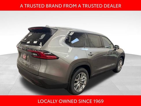 New 2026 Toyota Grand Highlander Platinum image 3