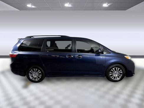 Used 2019 Toyota Sienna XLE FWD image 8