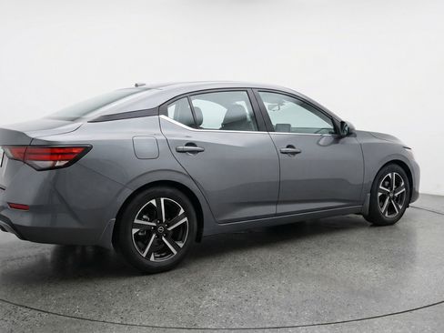 Used 2025 Nissan Sentra SV FWD image 9