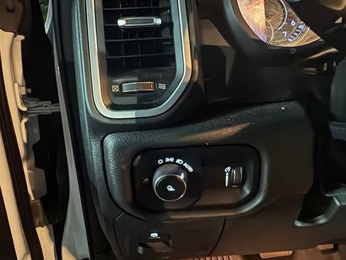 Used 2023 RAM 1500 Big Horn AWD/4WD image 10