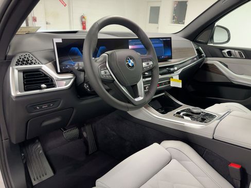 Used 2026 BMW X5 sDrive40i w/ Premium Package RWD image 4
