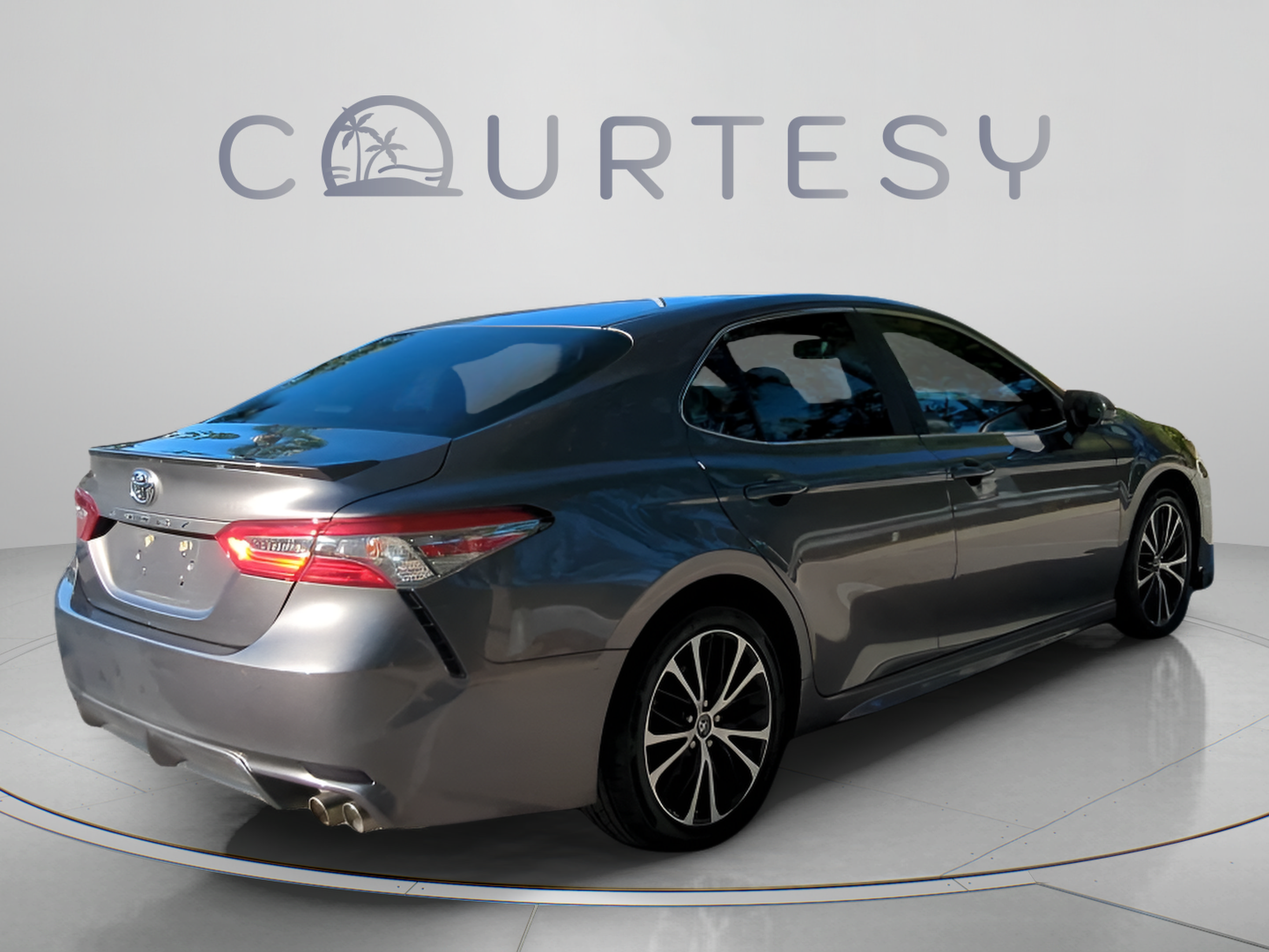 Used 2018 Toyota Camry SE w/ Convenience Package FWD image 7