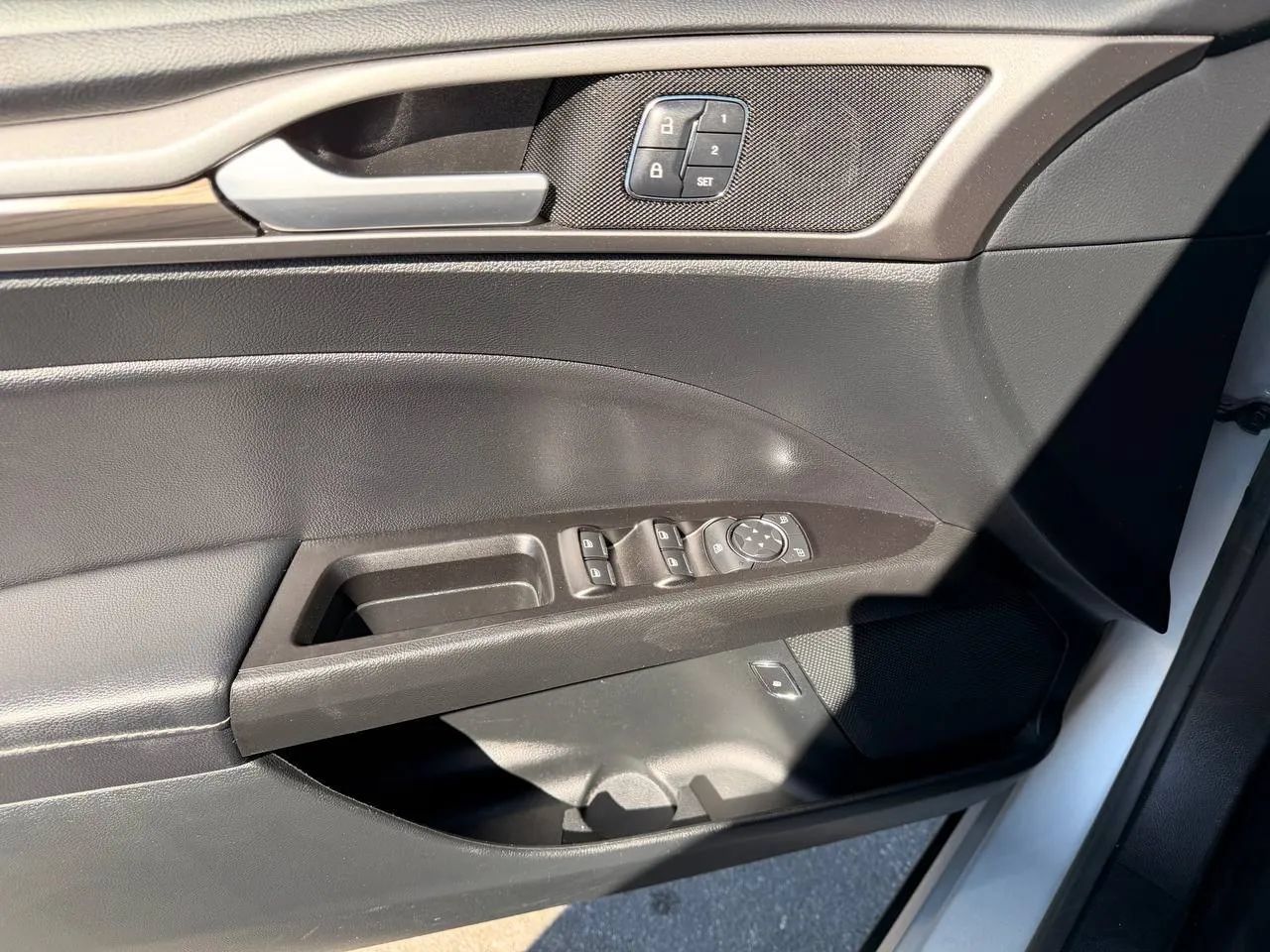 Used 2017 Ford Fusion SE w/ Equipment Group 602A FWD image 53