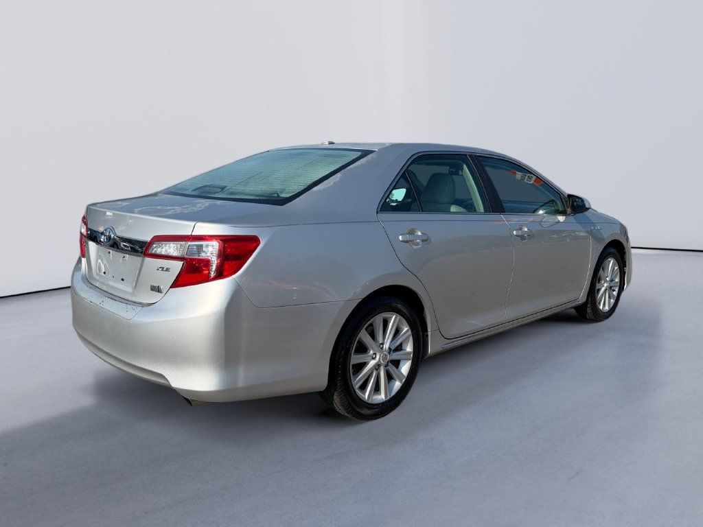 Used 2012 Toyota Camry XLE w/ Leather Pkg FWD image 3