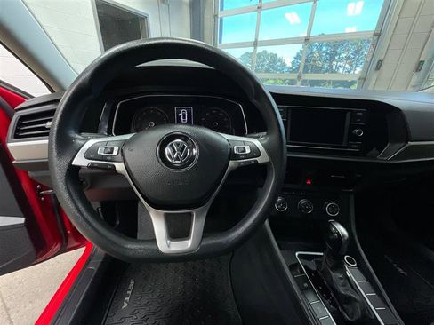 Used 2019 Volkswagen Jetta SE FWD image 14