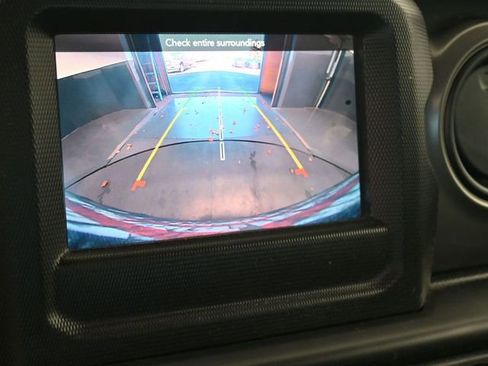 Used 2022 Jeep Wrangler Sport image 29