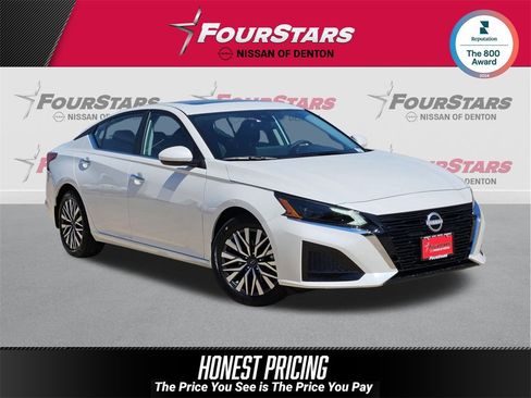 New 2025 Nissan Altima 2.5 SV image 1