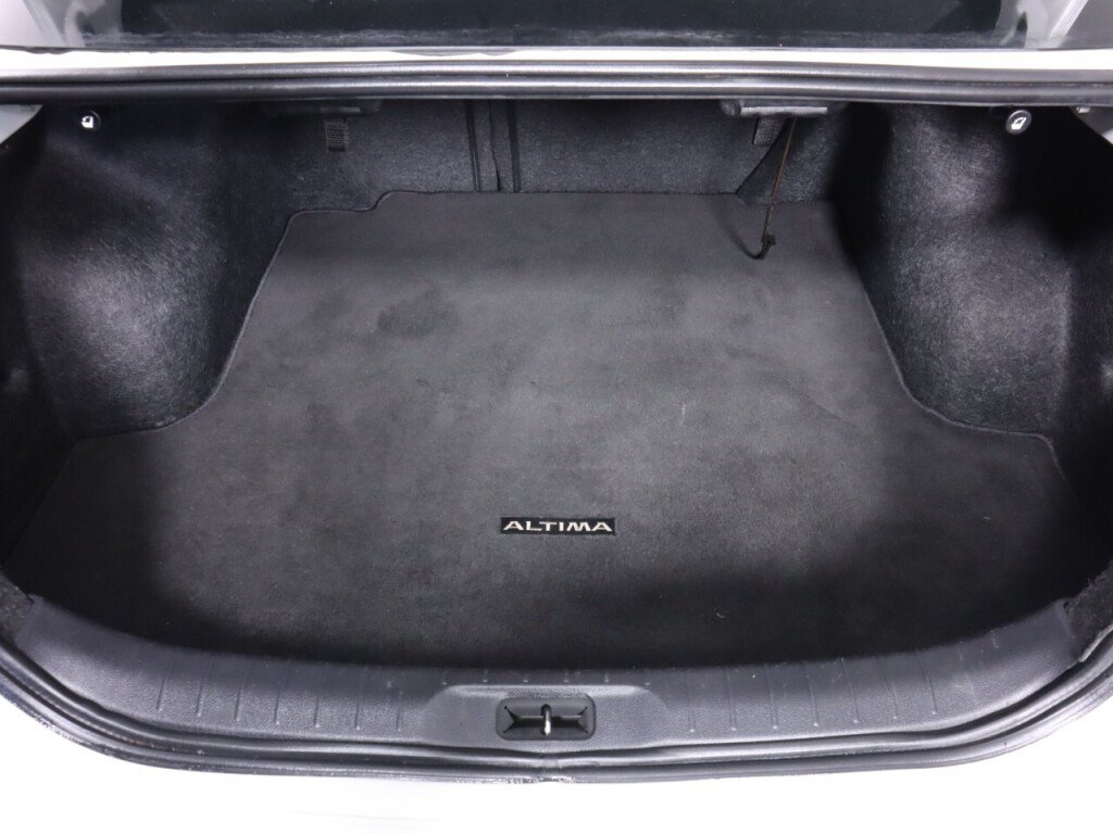 Used 2019 Nissan Altima 2.5 SR FWD image 32