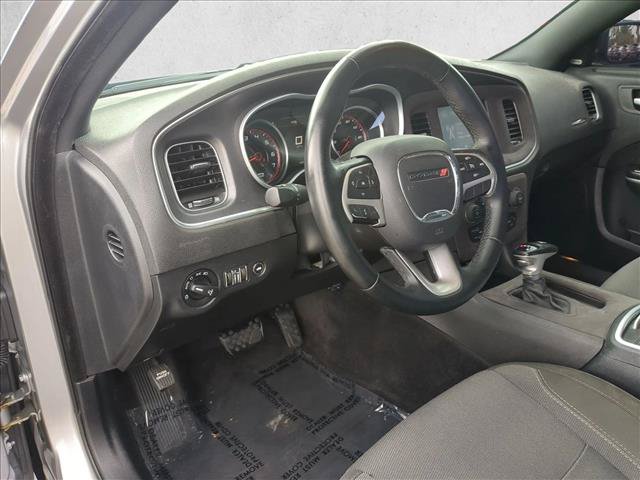Used 2017 Dodge Charger SXT RWD image 10