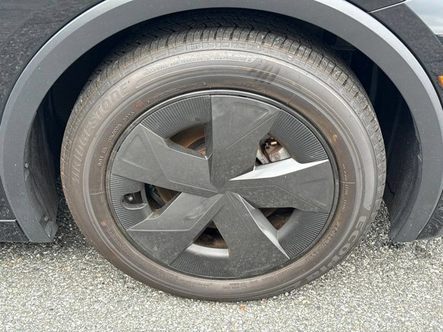 Used 2025 Toyota Prius LE AWD/4WD image 23