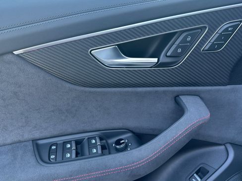 New 2025 Audi RS Q8 performance image 8