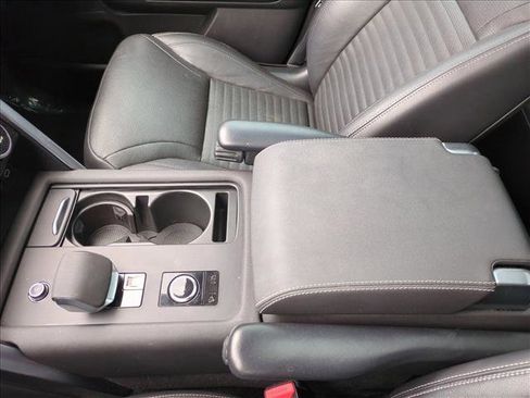 Used 2021 Land Rover Discovery S R-Dynamic image 16