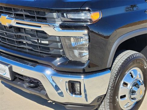 New 2026 Chevrolet Silverado 3500 LT w/ Texas Edition image 7