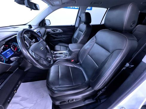 Used 2020 Chevrolet Traverse RS FWD image 14