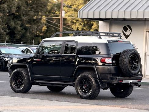 Used 2012 Toyota FJ Cruiser 4WD w/ Convenience Pkg image 7