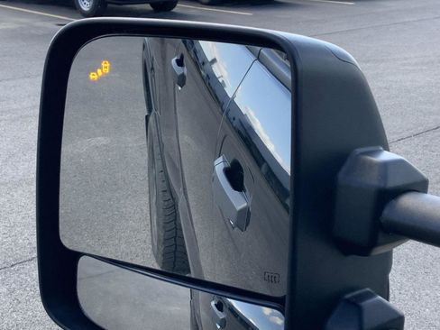 Used 2023 Nissan Titan PRO-4X AWD/4WD image 20