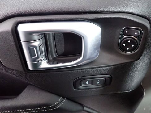 Used 2023 Jeep Gladiator Overland image 26