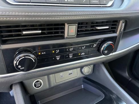 Used 2022 Nissan Rogue S image 24