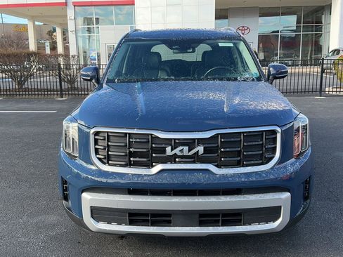 Used 2023 Kia Telluride S w/ S Sunroof Package image 2