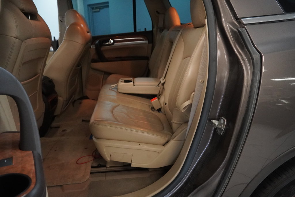 Used 2008 Buick Enclave CXL w/ Entertainment Package #3 FWD image 27