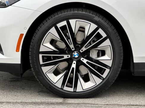 Used 2025 BMW 540i xDrive image 30