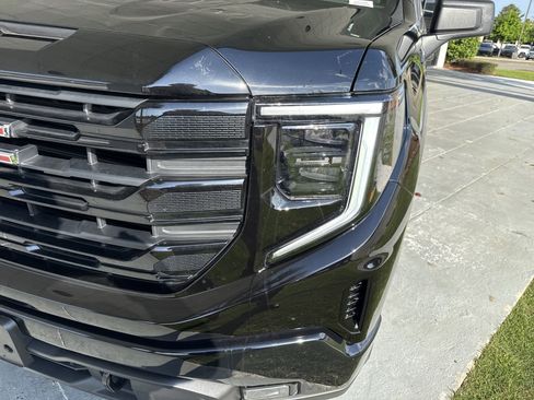 Used 2025 GMC Sierra 1500 Elevation image 5