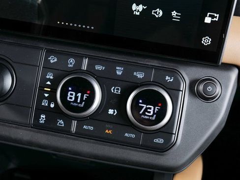 New 2026 Land Rover Defender 110 X-Dynamic SE image 14