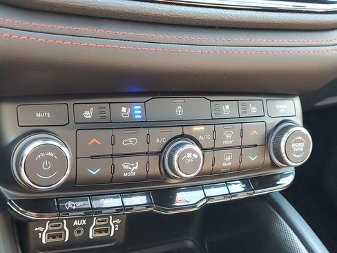 Used 2024 Dodge Durango GT AWD/4WD image 34