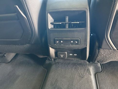 Used 2024 Jeep Wagoneer Launch Edition image 34