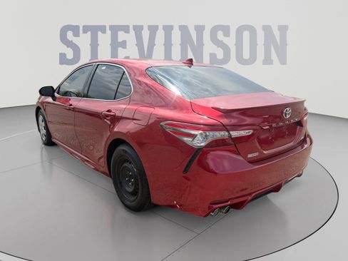 Used 2019 Toyota Camry XSE FWD image 3