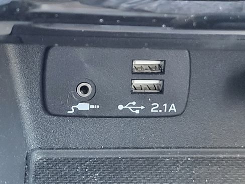 Used 2024 Subaru Forester Premium image 20