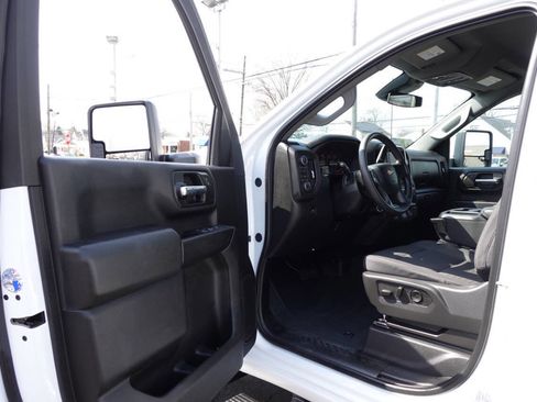 Used 2025 Chevrolet Silverado 2500 Custom w/ Custom Convenience Package AWD/4WD image 15